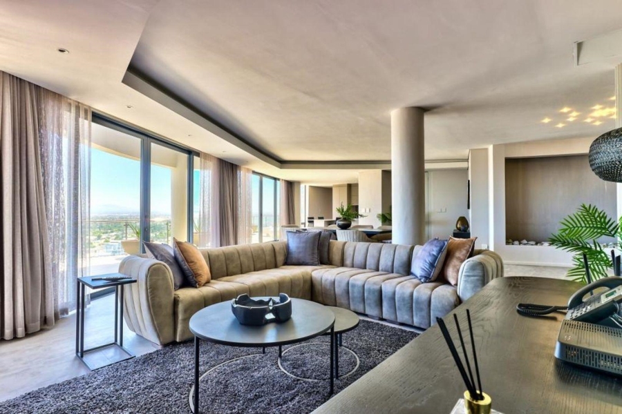 4 Bedroom Property for Sale in Bloubergrant Western Cape